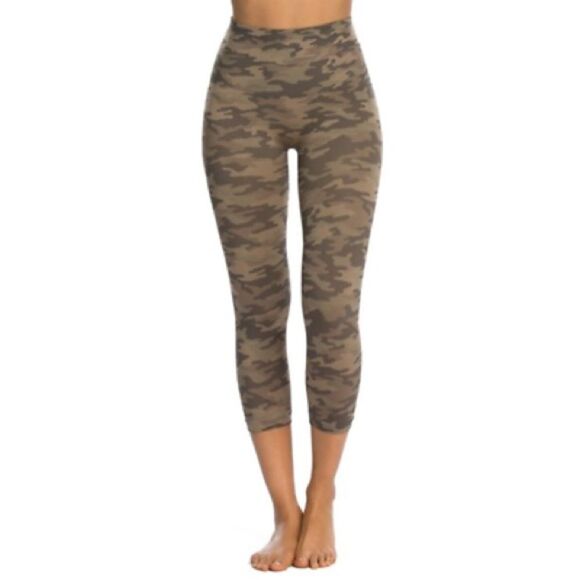 Spanx Green Desert Camo 'Look at Me Now' Seamless Cropped Leggings 1X Plus Size - Picture 1 of 6